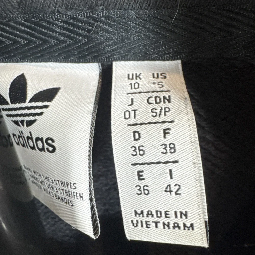 Adidas Womens Cropped Hoodie‎ Size Small  Black White Long Sleeve Pullover